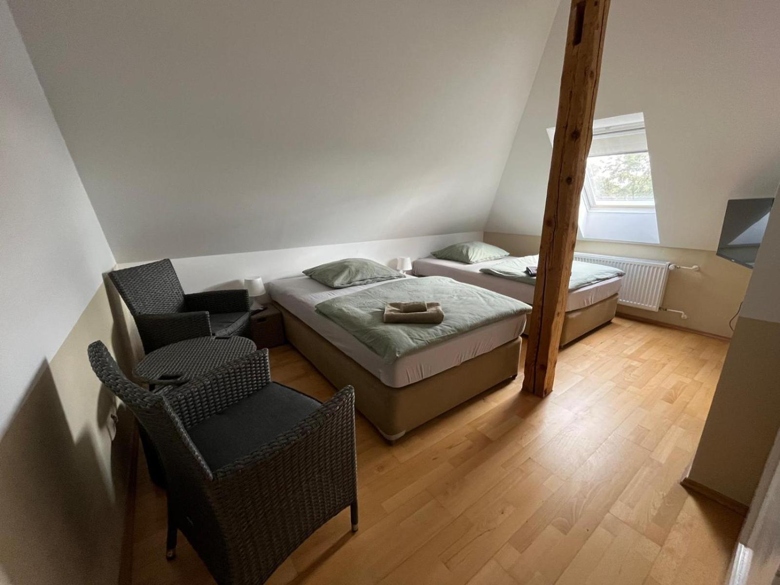 Doppelzimmer-Bad-Kuehlschrank-Tv-19 Meine Dış mekan fotoğraf