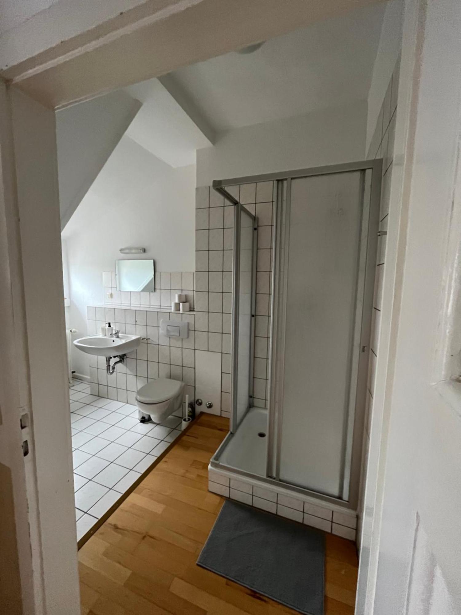 Doppelzimmer-Bad-Kuehlschrank-Tv-19 Meine Dış mekan fotoğraf