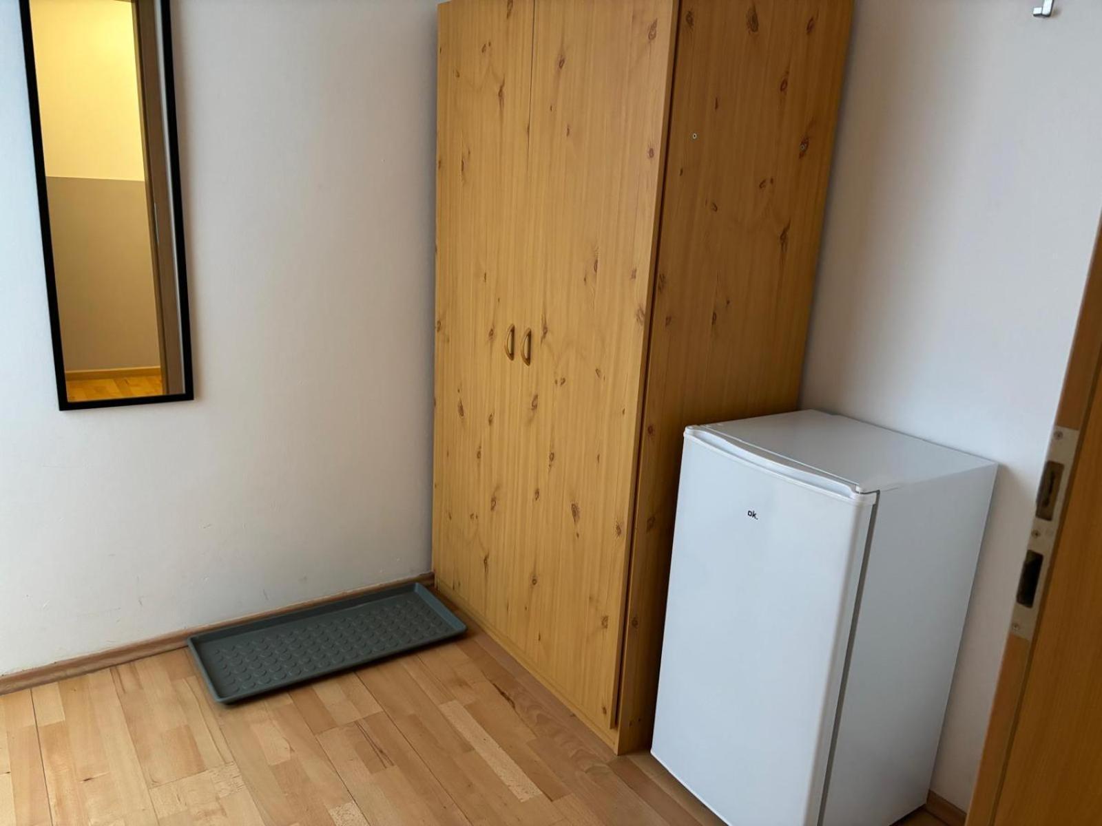 Doppelzimmer-Bad-Kuehlschrank-Tv-19 Meine Dış mekan fotoğraf